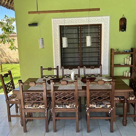 Paradiesische Villa Maisha Mazuri Mit Pool. Terrasse Und Personal Diani Beach Exterior foto